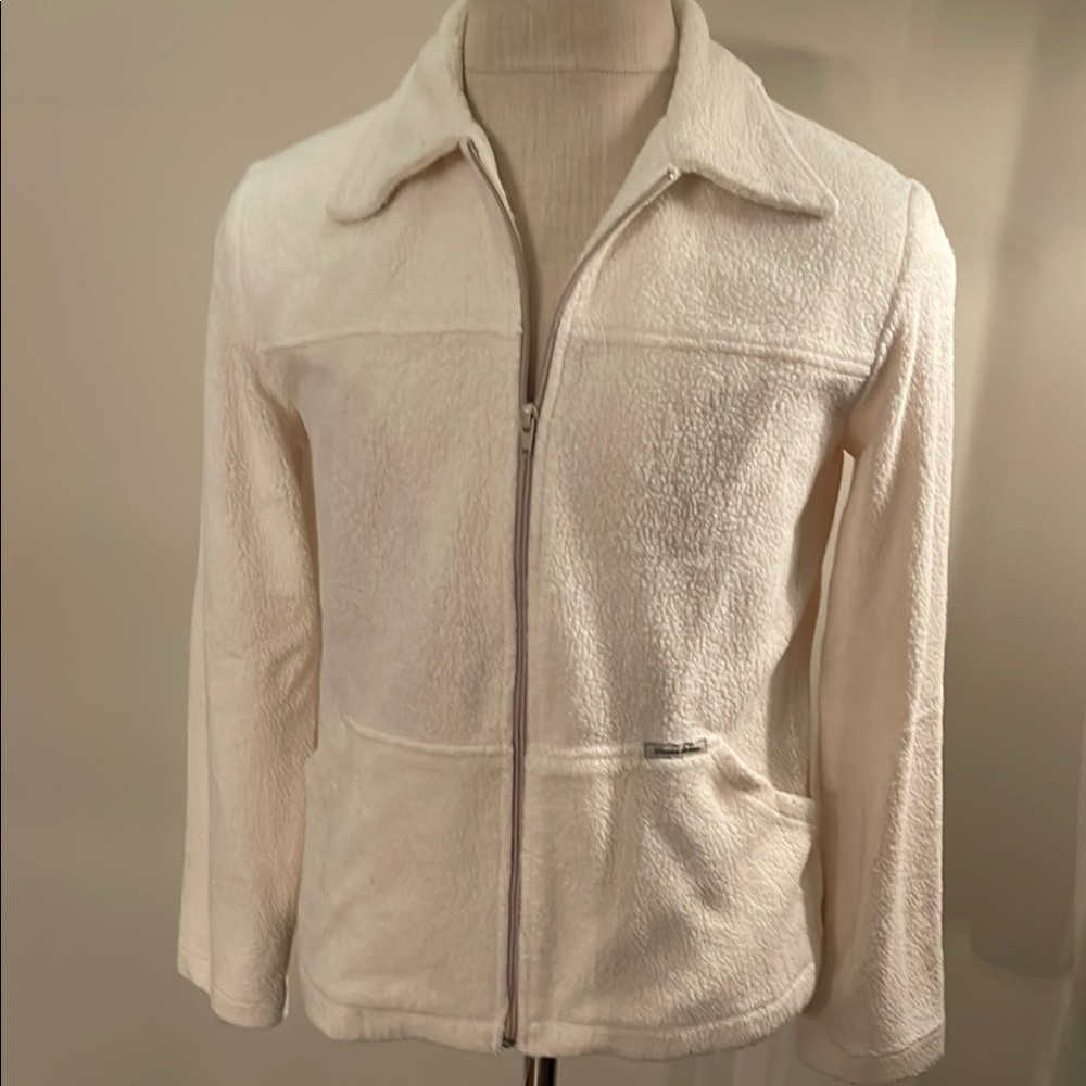 Vintage 1990’s Guess Jeans sherpa-like jacket. Excellent condition. Size Large